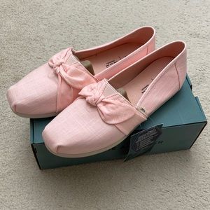 Toms Classic, Spanish Villa Crosshatch Linen /Bow 8.5